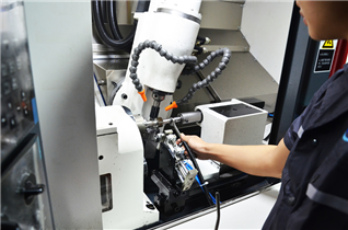 五軸數控滾齒機