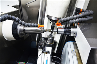 七軸數控滾齒機